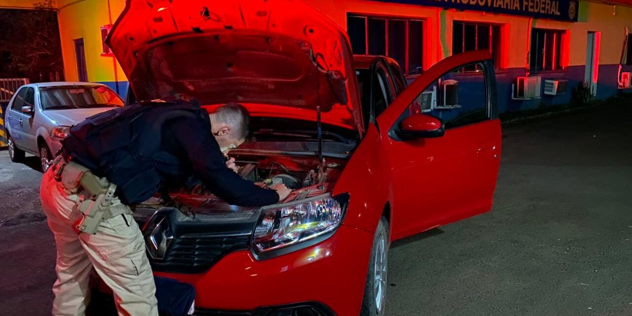 PRF prende receptador e recupera carro roubado