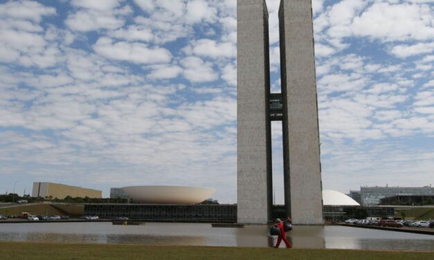 Mantido veto em lei que proíbe divulgação de infração no trânsito