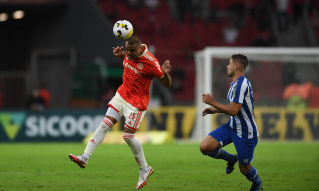 Moledo lesionado, futuro indefinido de Bruno Mendéz e contrato curto com Vitão: como fica a disputa pela zaga colorada