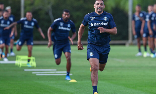 Grêmio tem semana de treinos e time sem novidades para enfrentar o Cruzeiro