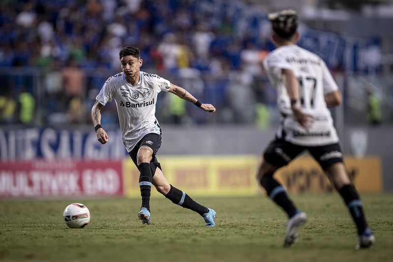 De Rodrigues à Diogo Barbosa: confira as opções e os números dos laterais tricolores