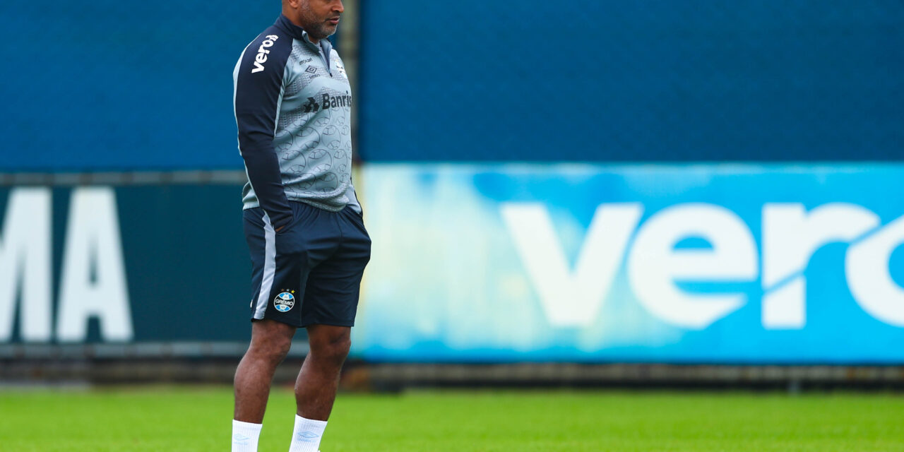Grêmio enfrenta o Ituano em busca de vaga no G-4