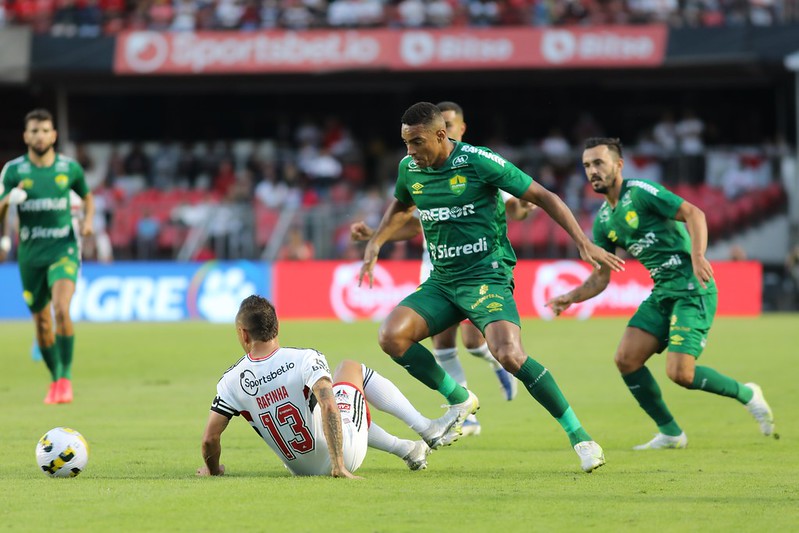 Adversário do Inter no sábado, Cuiabá vive momento complicado ainda sem técnico