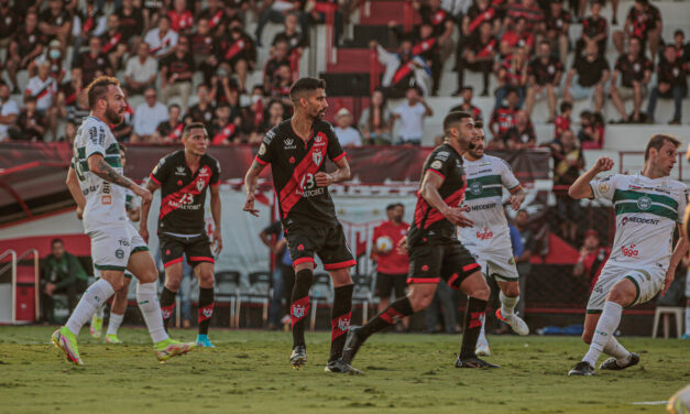 Classificado na Sula e vice-lanterna do Brasileirão: como chega o Atlético-GO para enfrentar o Inter