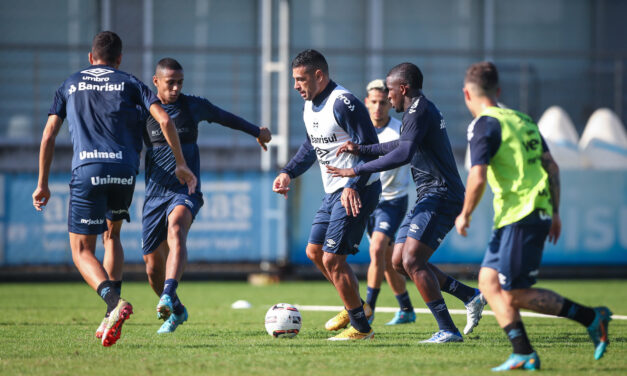 Não-relacionados para a Recopa Gaúcha treinam sob o comando de Roberto Ribas