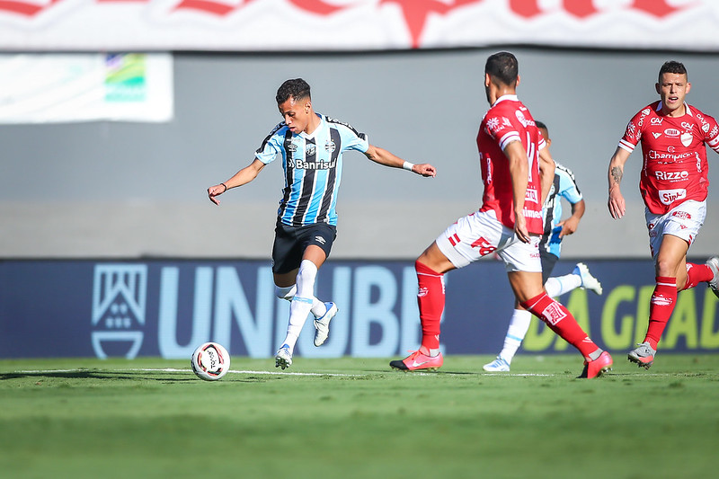 Grêmio fecha o mês de maio sem vitórias na Série B