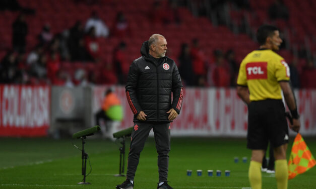 Mano Menezes reconhece dificuldades do Inter no empate com o Atlético-GO: “estivemos mais perto de perder”