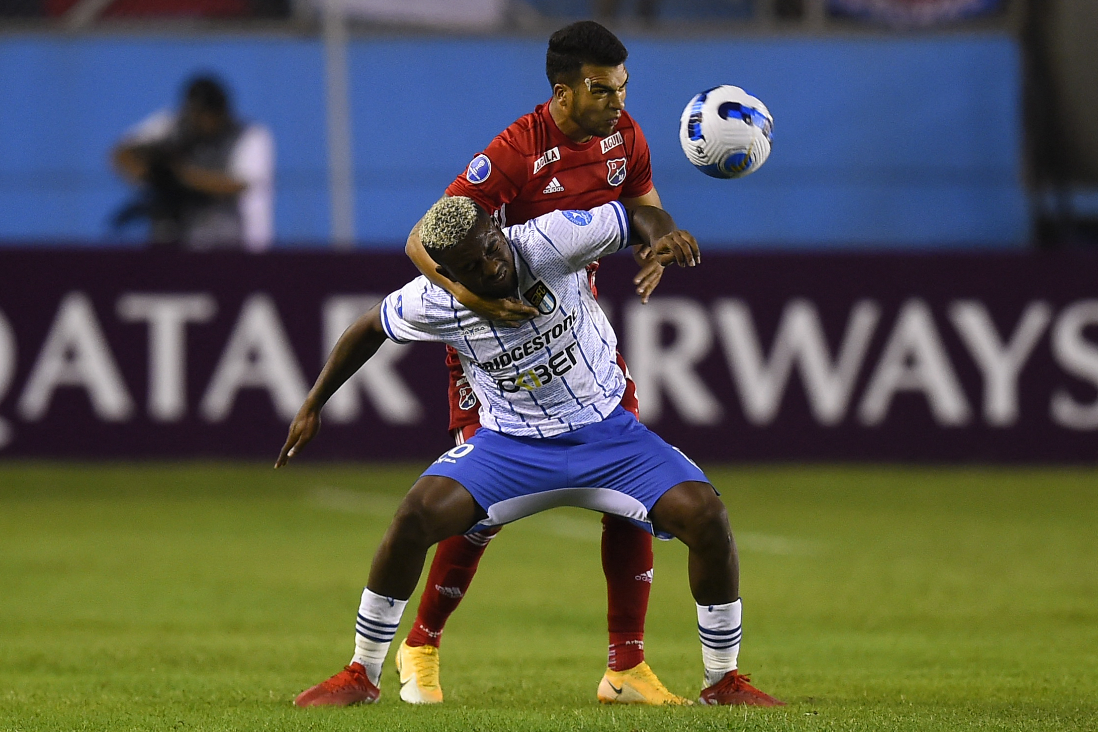 9 De Octubre Surpreende, Vence Independiente Medellín E Embola Grupo Do ...