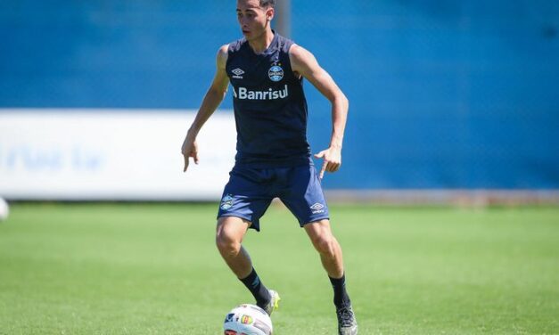Grêmio fecha treinos e mantém mistério sobre entrada de Gabriel Silva no time titular