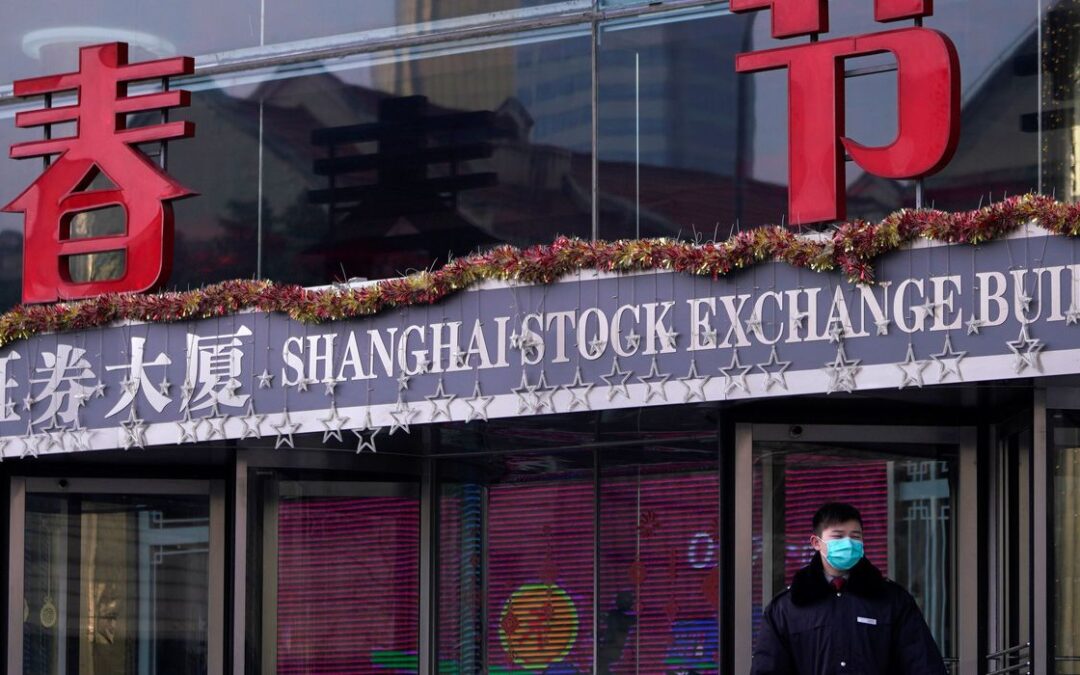 Economia da China se retrai com lockdowns sobre fábricas e varejistas