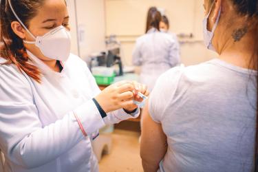 Vacinação contra gripe e Covid-19 segue neste feriado em dois locais