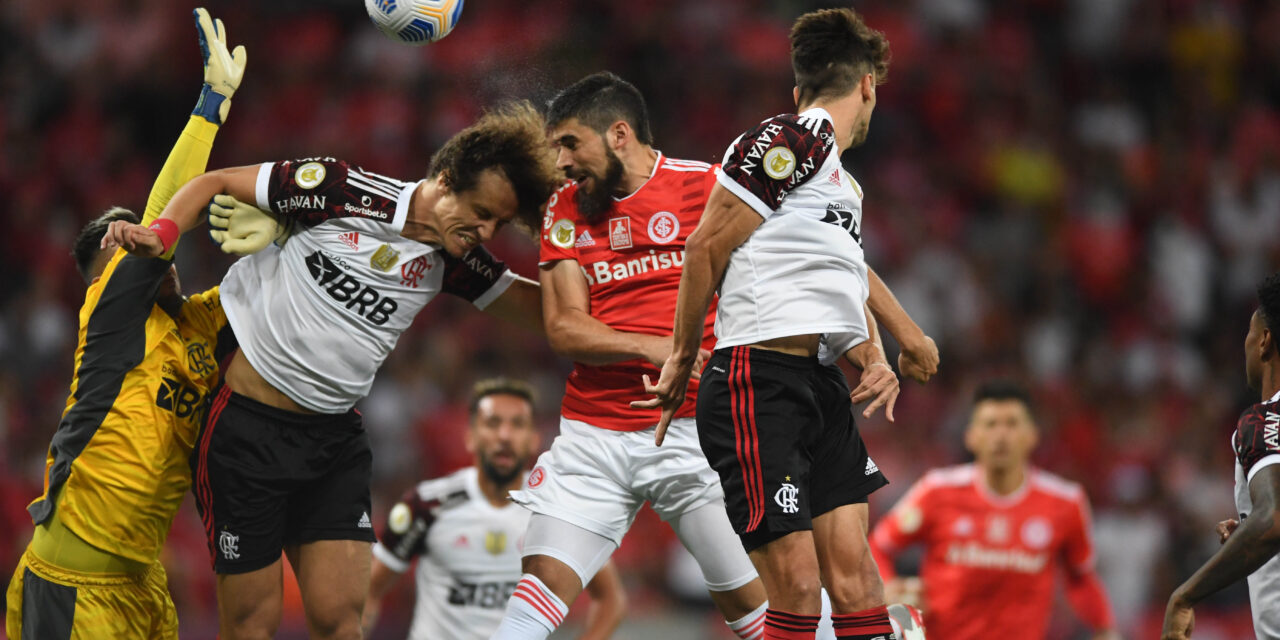 Flamengo encara Inter com novo treinador e fase turbulenta