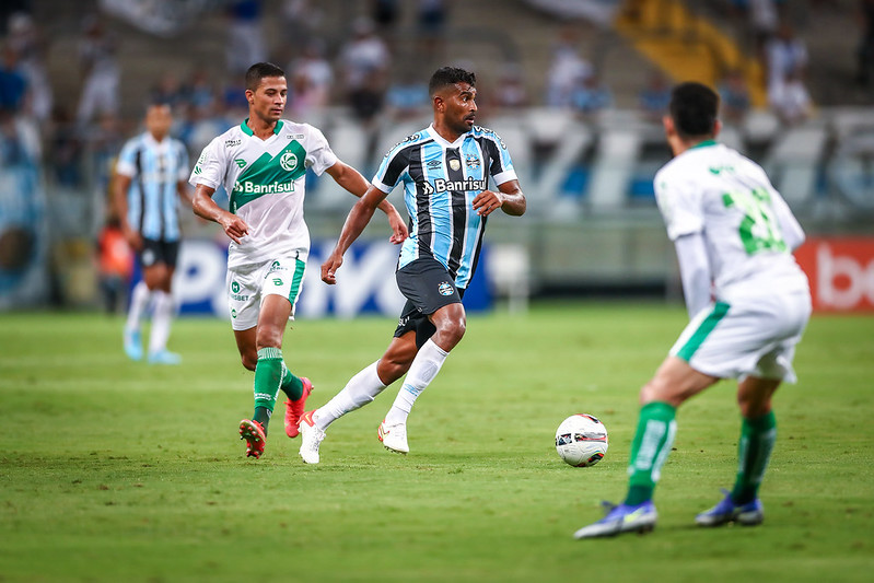 Contra o Vasco, Thiago Santos deve ser titular pela primeira vez na Série B