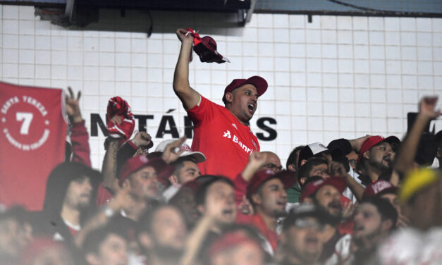 Direção colorada projeta 25 mil torcedores diante do Flamengo
