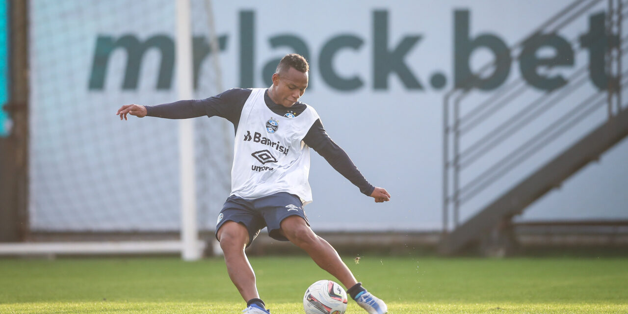 De volta da Seleção Colombiana, Campaz é a novidade na reapresentação do Grêmio