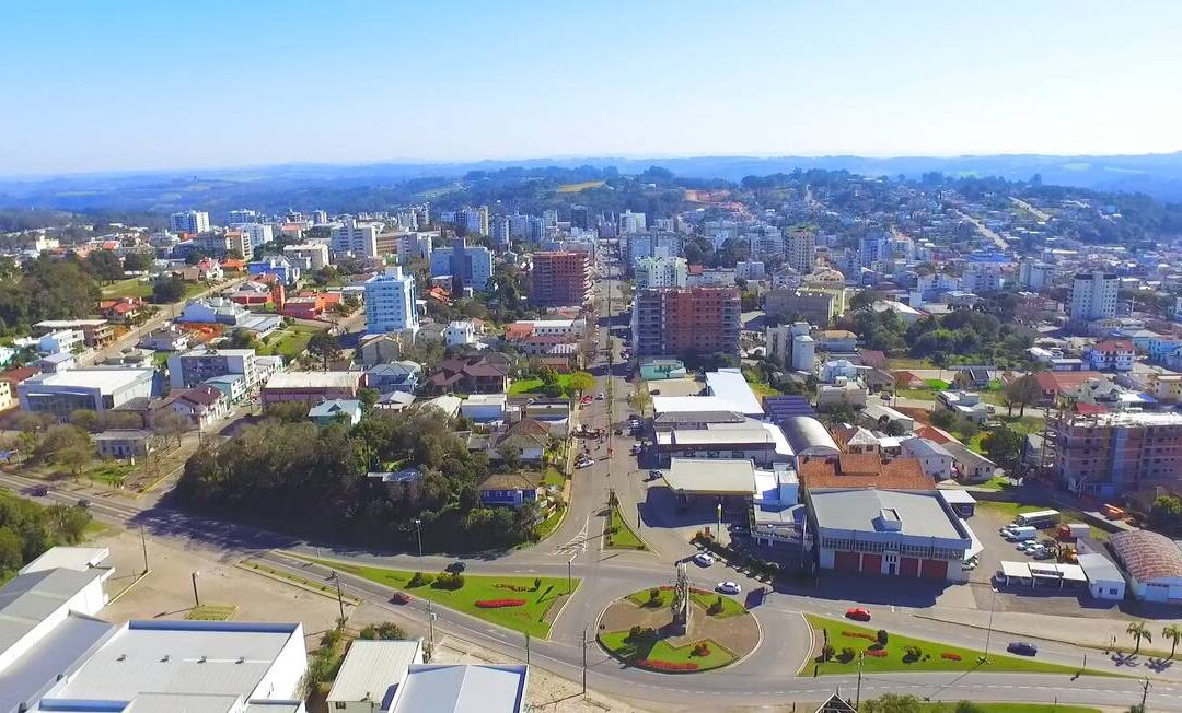 Duas pessoas ficam feridas em acidente, em Veranópolis
