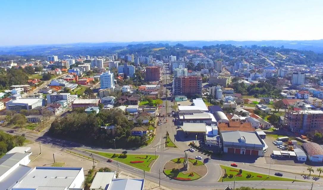 Duas pessoas ficam feridas em acidente, em Veranópolis