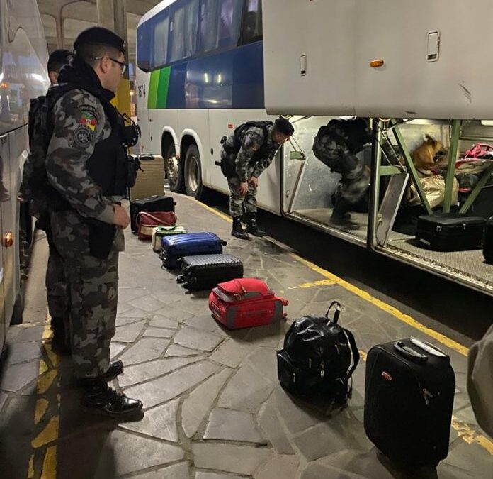 Polícia Civil e BM deflagram ação contra o narcotráfico na Rodoviária de Porto Alegre