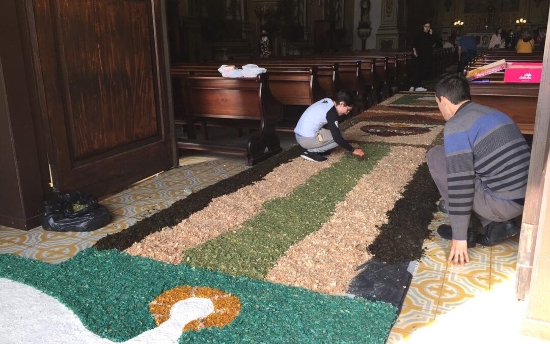 Após dois anos sem acontecer, procissão de Corpus Christi volta a Porto Alegre
