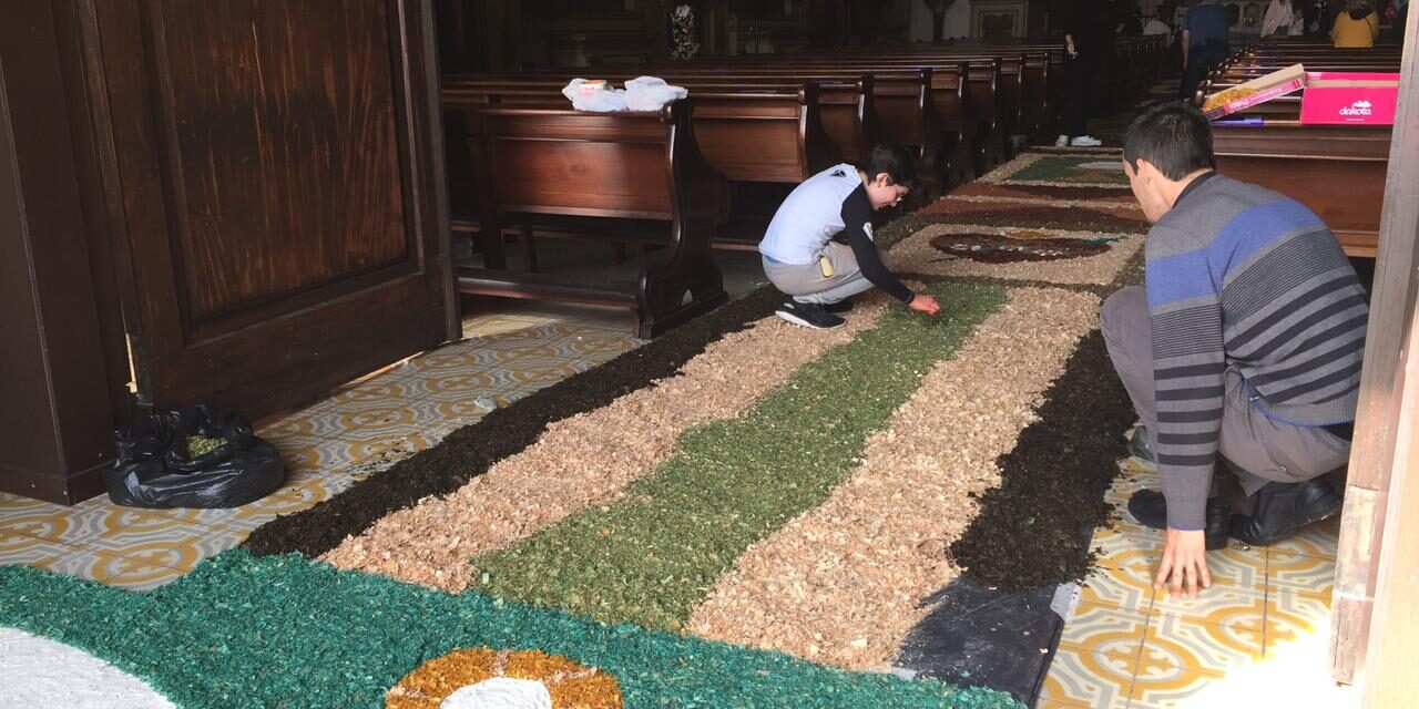 Após dois anos sem acontecer, procissão de Corpus Christi volta a Porto Alegre