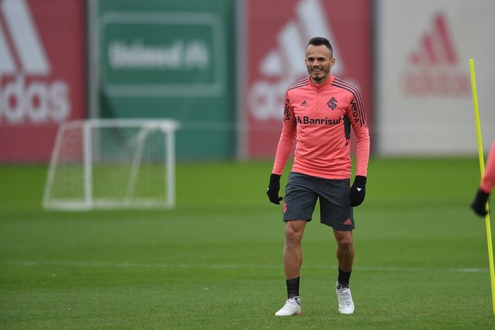 Renê tem nova lesão muscular confirmada e fica de fora por 3 a 4 semanas