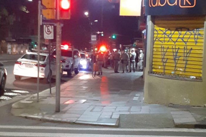 Homem é preso após realizar disparos no centro de Porto Alegre