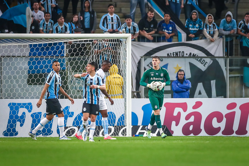 Dono da maior invencibilidade da Série B, Grêmio busca aumentar número de vitórias com jogos em casa