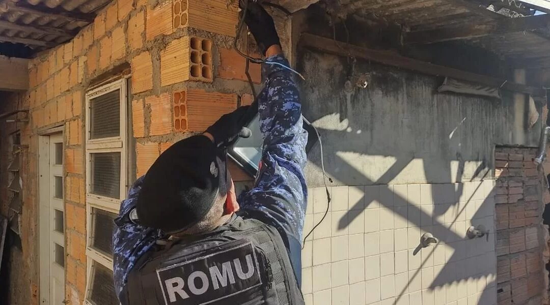 Operação contra ferros-velhos na Zona Leste de Porto Alegre