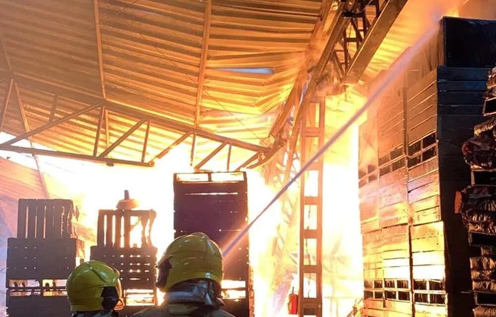 Incêndio atinge empresa em Bom Jesus