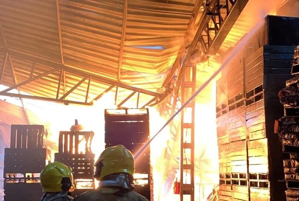 Incêndio atinge empresa em Bom Jesus