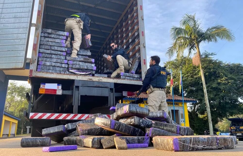 Duas toneladas de maconha são apreendidas em caminhão no RS