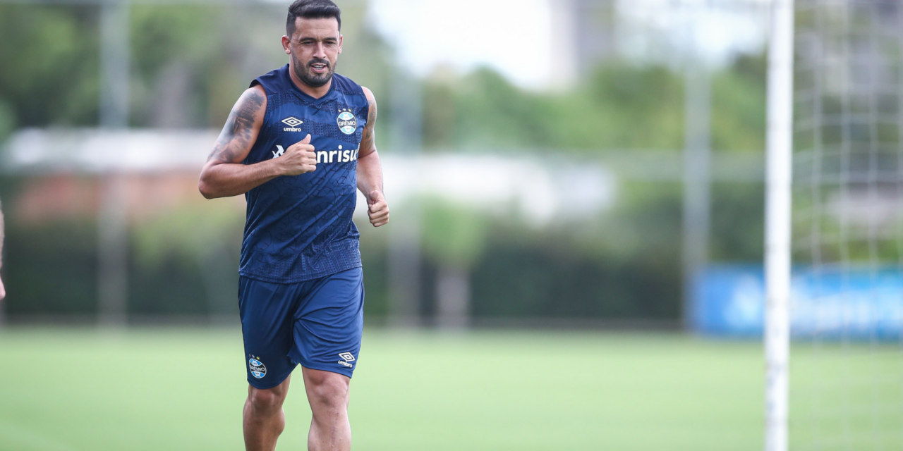 Edílson e Elkeson retornam aos treinos e viram opção para enfrentar o Guarani