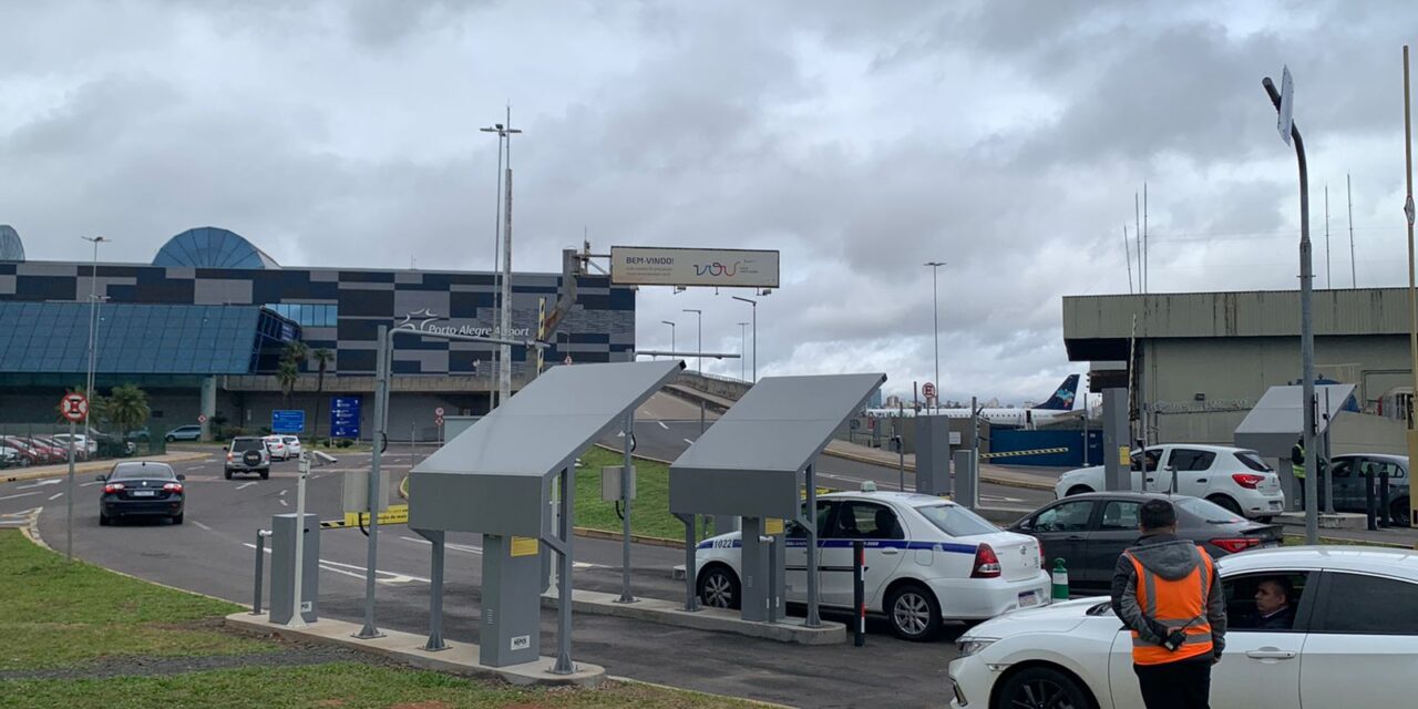 Inicia o controle de acesso de veículos do aeroporto Salgado Filho