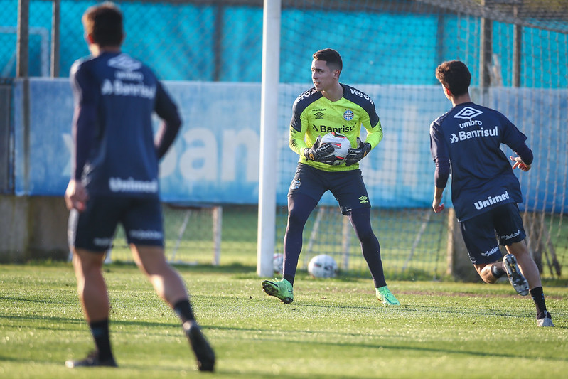 Com Brenno de titular, Roger projeta equipe para enfrentar o Guarani