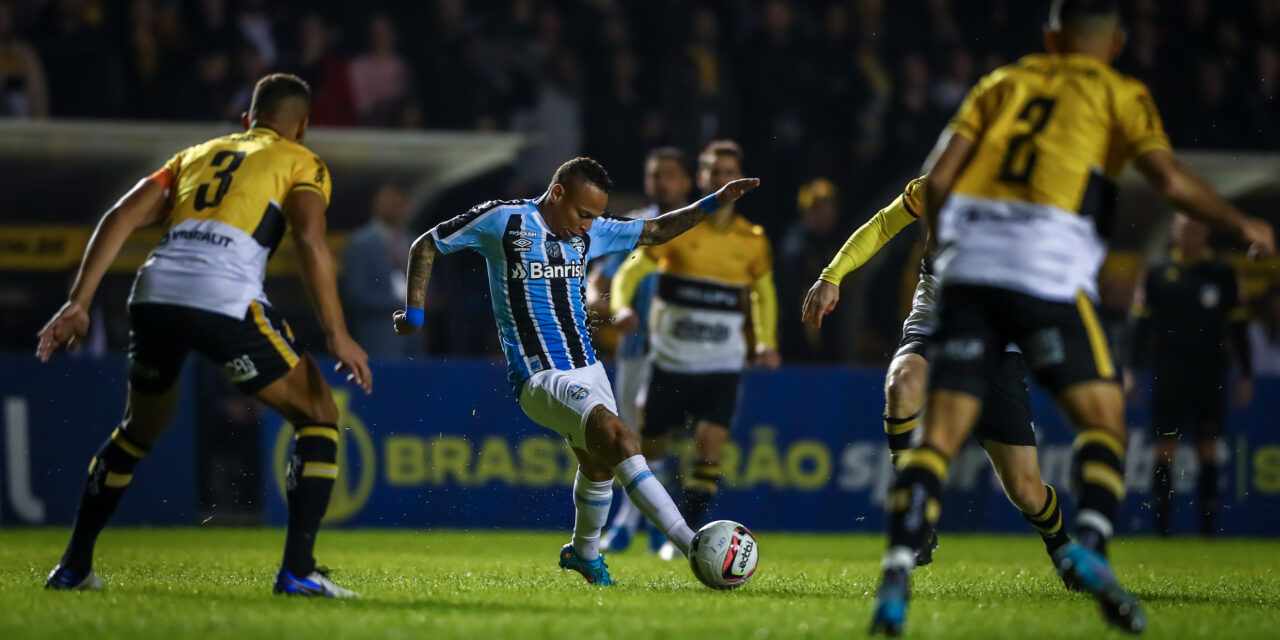 Grêmio perde para o Criciúma e chega ao quarto jogo seguido sem vencer na Série B