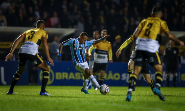 Grêmio perde para o Criciúma e chega ao quarto jogo seguido sem vencer na Série B