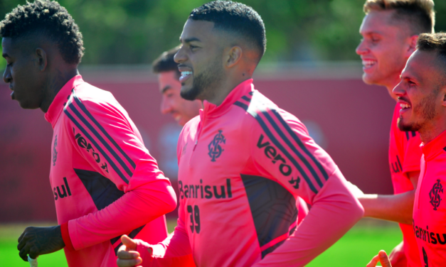 Treino do Inter: titulares correm no gramado e Moledo treina normalmente