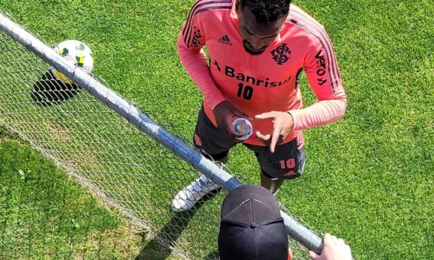 Edenilson intimida repórter em treinamento do Inter: “não sou palhaço”