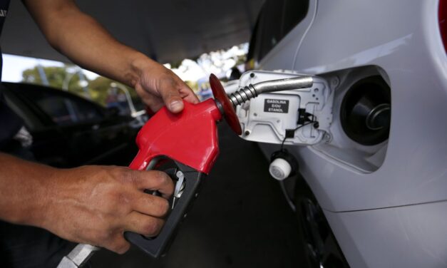 Petrobras anuncia redução no preço da gasolina em 4,85%