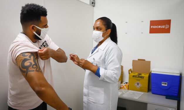 Porto Alegre amplia público da 4ª dose da vacina contra Covid-19 para 27 anos