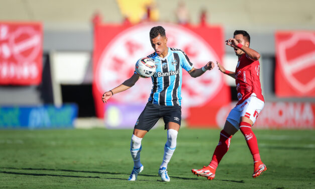 Grêmio encara o Vila Nova com mudanças, mas ainda sem Renato no comando