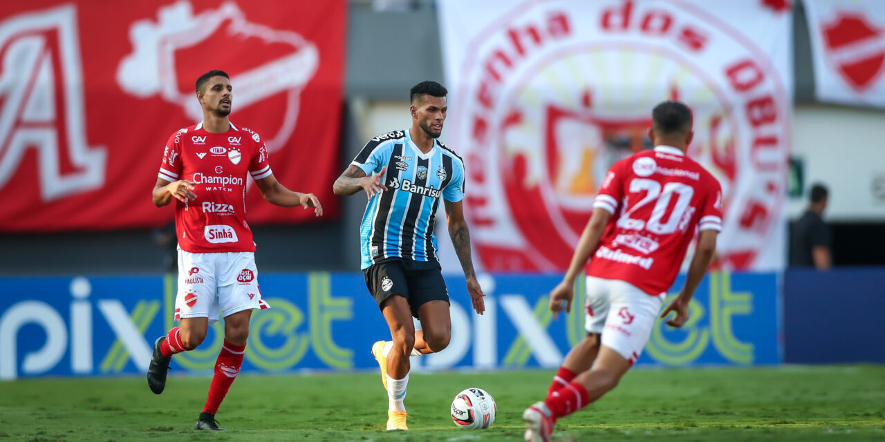 No primeiro turno, Grêmio e Vila Nova empataram em 0 a 0; relembre como foi a partida