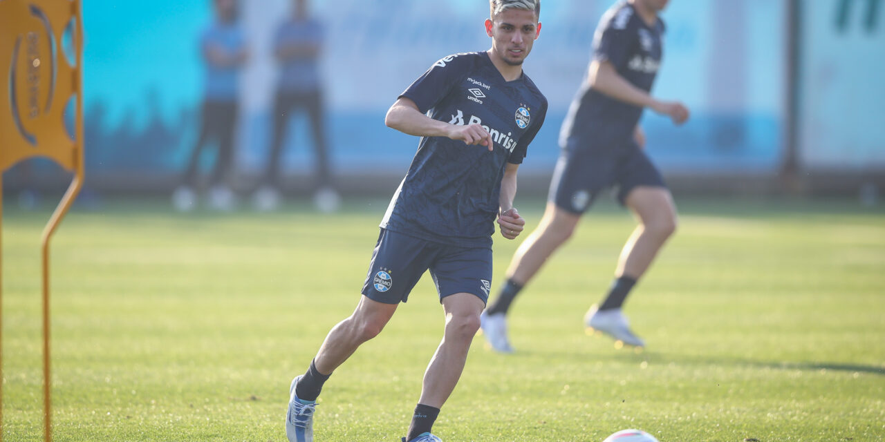Grêmio tem o retorno de Biel para a partida contra o Vila Nova; Confira lista de relacionados