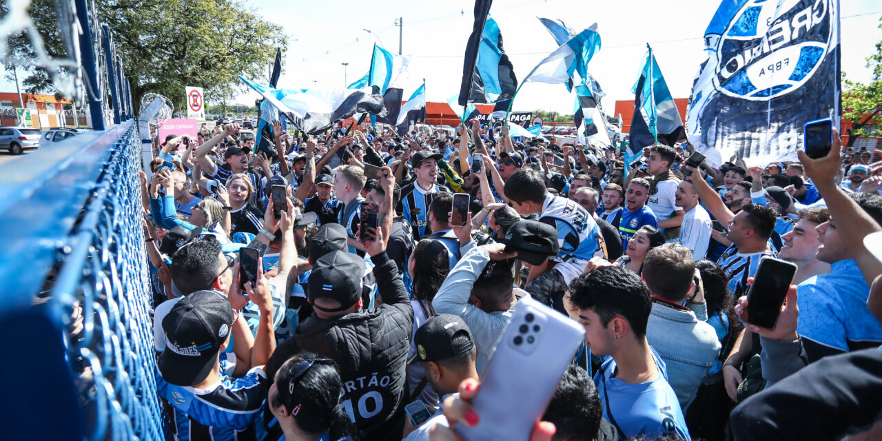 Grêmio projeta 48 mil torcedores para reestreia de Renato