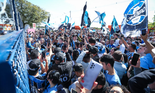 Grêmio projeta 48 mil torcedores para reestreia de Renato