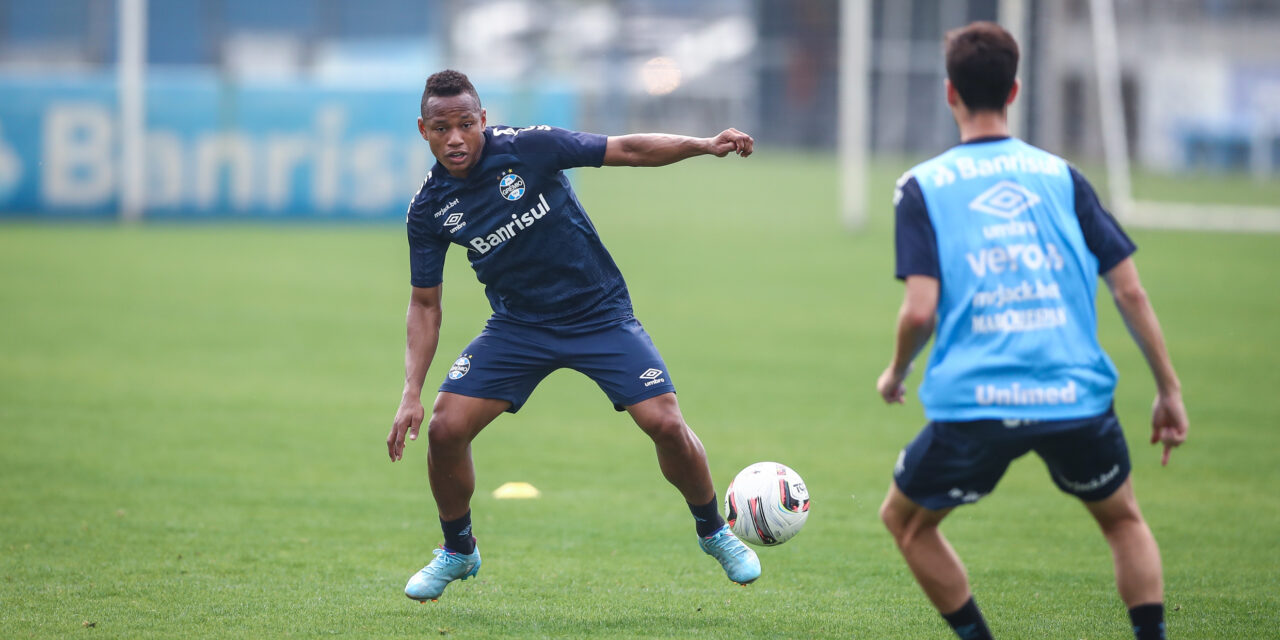 Campaz tem distensão muscular e desfalca o Grêmio por pelo menos um mês