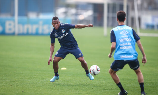 Campaz tem distensão muscular e desfalca o Grêmio por pelo menos um mês