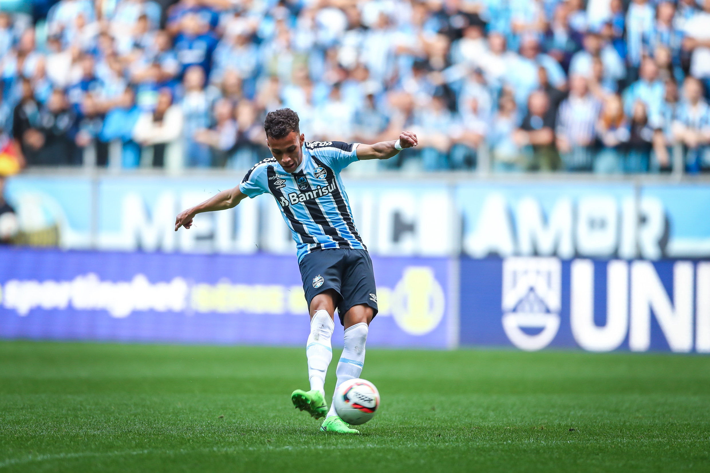 Grêmio comunica a venda do atleta Bitello