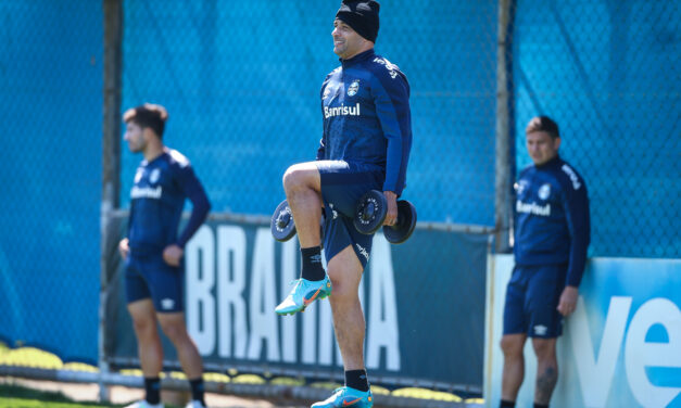 Grêmio treina sem Renato antes de final de semana de folga