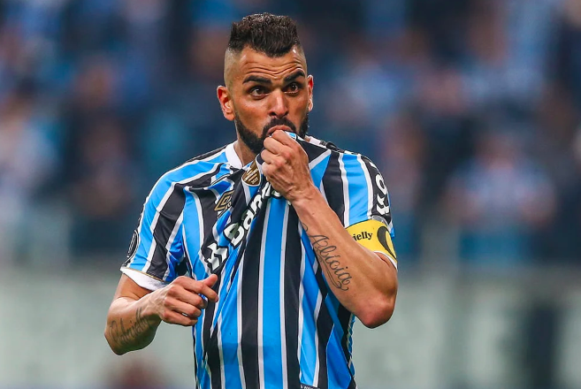 Ex-Grêmio, Maicon anuncia aposentadoria aos 37 anos